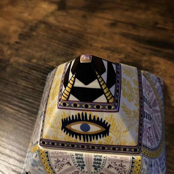 Anthropologie Mara Hoffman Ceramic Candle~ Eye Catching Pyramid~ Sandlewood Teak - Picture 6 of 9